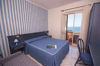 Hotel Il Perseo Chiessi 3*,  Italy